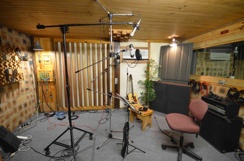 Fox AKG C12 AEA R84 Neuman KM184 Rode NTV